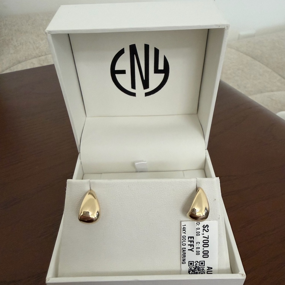 14K Yellow Gold Teardrop Stud Earrings